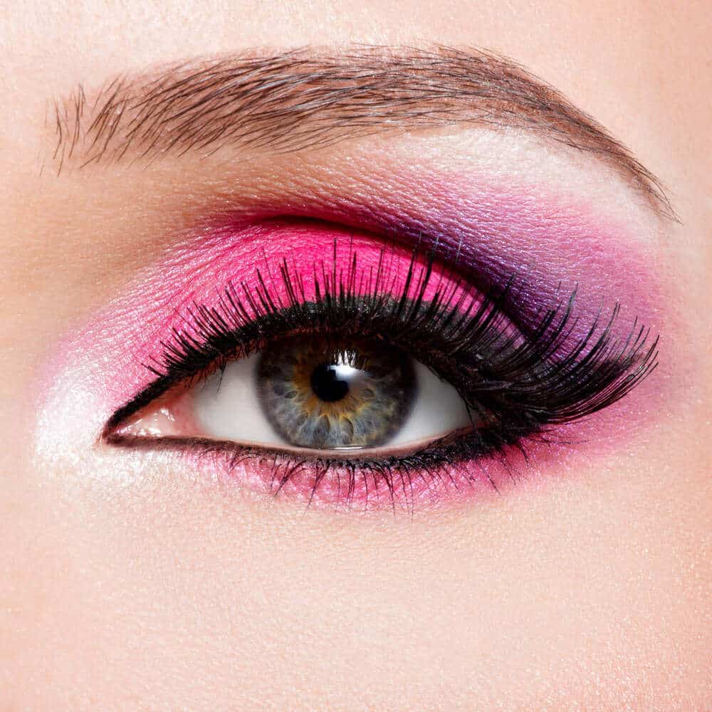closeup-olho-maquiagem-rosa